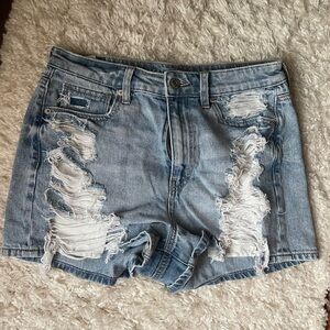 American Eagle Comfort Stretch Waistband Light Wash Distressed Denim Shorts 6